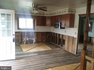 229 Knoxville Rd, Knoxville, MD 21758 - photo 4