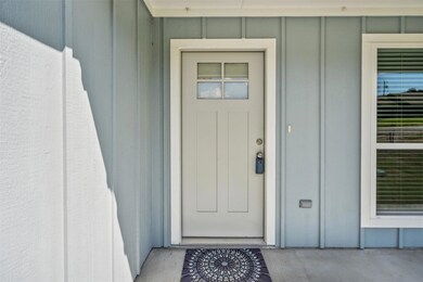 827 Colorado River Dr, Granbury, TX 76048 - photo 4