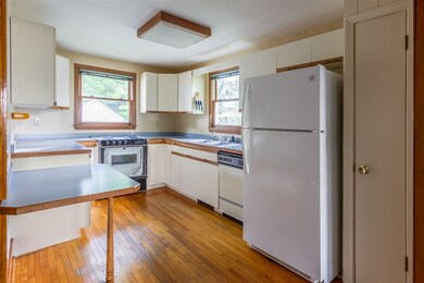 47 School St, Lincoln, NH 03251 - photo 2