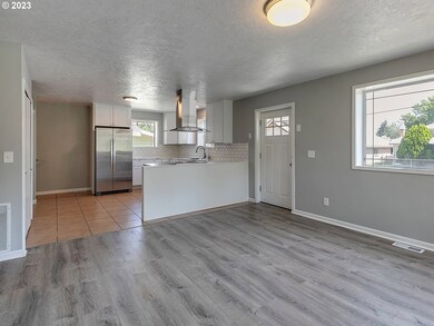 201 SW Hailey Ave, Pendleton, OR 97801 - photo 4