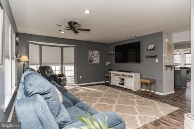 117 N Savanna Dr, Pottstown, PA 19465 - photo 5