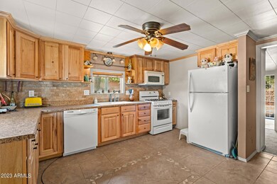 Great eat in kitchen