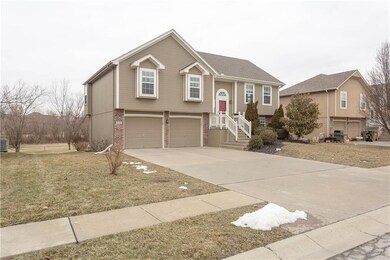 802 Garnes St, Raymore, MO 64083 - photo 2