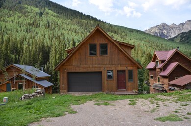 902 GRANITE W/ LARGE GARAGE & ++ PARKING