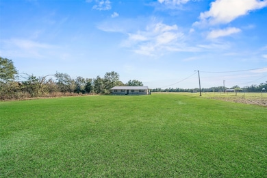 14968 Fm 1696 Rd, Bedias, TX 77831 - photo 3