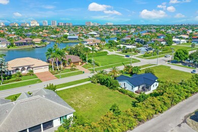 437 S Heathwood Dr, Marco Island, FL 341
