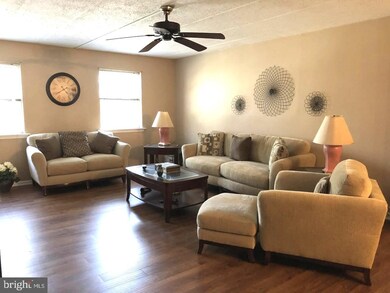 126 Woodstream Dr unit 126, Norristown, PA 19403 - photo 3