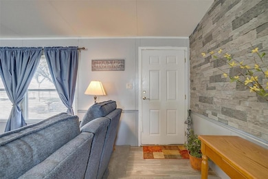 423 J e Woody Rd, Springtown, TX 76082 - photo 7