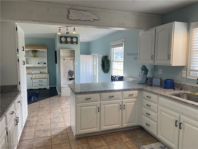 2542 W 8th St, Ashtabula, OH 44004 - photo 4