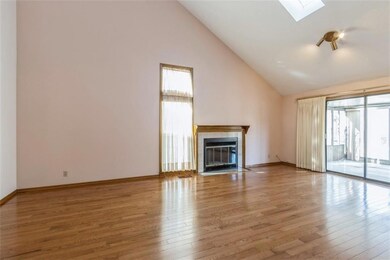 10574 Century Ln, Lenexa, KS 66215 - photo 4