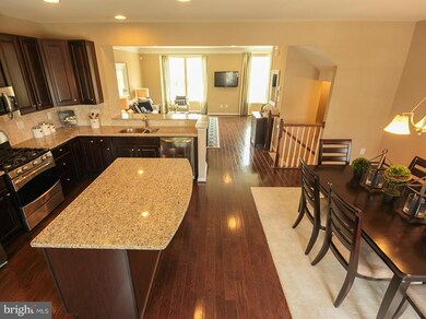 919 Magnolia Blossom Ct, Sykesville, MD 21784 - photo 4