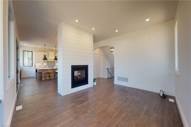 8391 Falls Glen Ln, Olmsted Falls, OH 44138 - photo 6