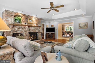 11301 Crossing Glen Ct, Potomac, MD 20854 - photo 2