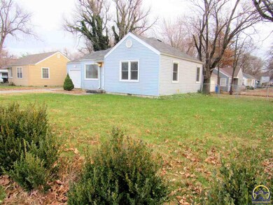 2121 SW 21st St, Topeka, KS 66604 - photo 2