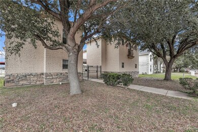 2102 Kimberly Ln, Edinburg, TX 78541 - photo 2