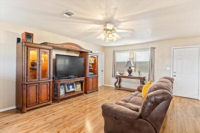 3938 Country Meadows Cir, Granbury, TX 76049 - photo 4