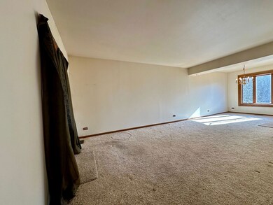 1369 Trinity Dr, Carol Stream, IL 60188 - photo 4