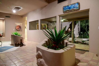 Night-Foyer
