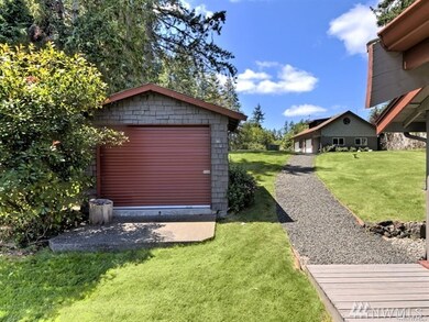 5294 E Grapeview Loop Rd, Allyn, WA 98524 - photo 5