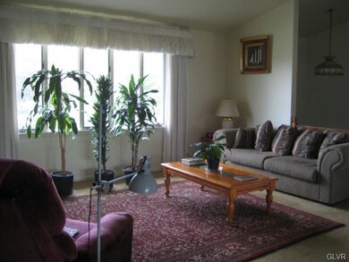 1982 Linden Ln, Whitehall, PA 18052 - photo 2