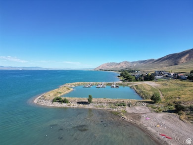 Bird's eye view of a water and mountain view