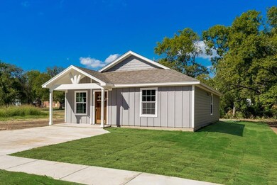 609 E 1st St, Bonham, TX 75418 - photo 4