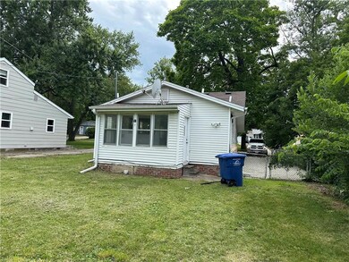 2405 36th St, Des Moines, IA 50310 - photo 7