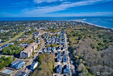 262 Oyhut Bay Blvd SW unit 303, Ocean Shores, WA 98569 - photo 4