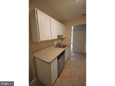 10 Josiah Bartlett Bldg unit 10, Blackwood, NJ 08012 - photo 5