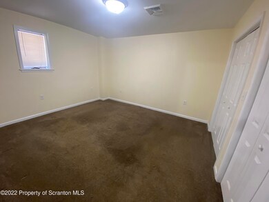 303 Butler St, Dunmore, PA 18512 - photo 4