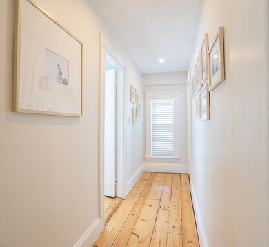 29 Collins St, Newburyport, MA 01950 - photo 7