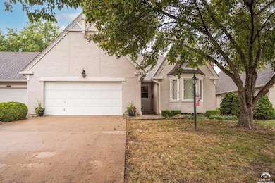 2726 Chipperfield Rd, Lawrence, KS 66047 - photo 2