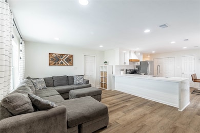 2031 7th St, Hempstead, TX 77445 - photo 4