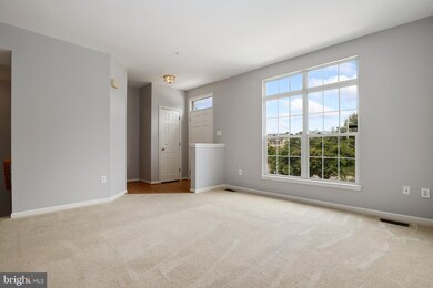 13028 Shamrock Glen Dr, Germantown, MD 20874 - photo 6