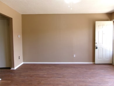 24 E Mountain Creek Ct unit 13, Grand Prairie, TX 75052 - photo 3