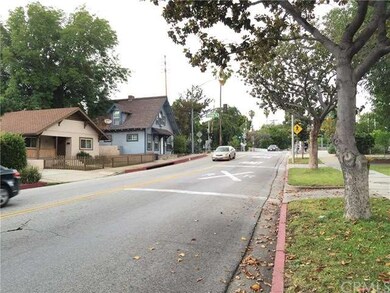 Street Scene ~ Close to the Gold Line ~ Walk to Ev