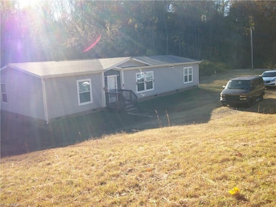 403 Riverside Dr, Eden, NC 27288 - photo 2