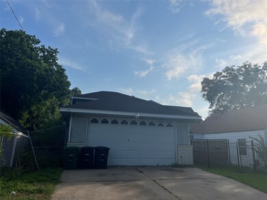 7136 Eastwood St, Houston, TX 77021 - photo 2
