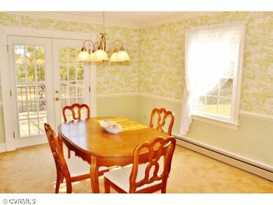 Dining Room - Beautiful formal dining room with do