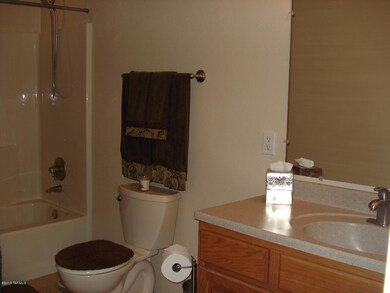 4-Hall_Bath