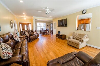 198 Vance Farm Dr unit 16-18, Statesville, NC 28625 - photo 3