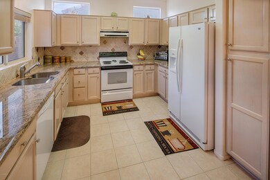 Granite Counters w/Backsplash