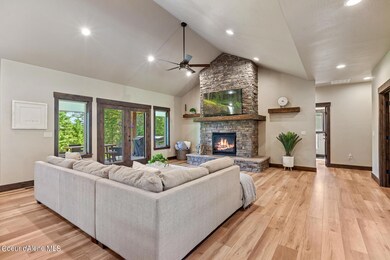 12671NWaldenLoop-7