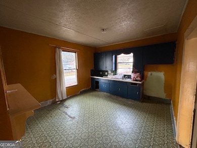 88 E Stephens St, Winder, GA 30680 - photo 7