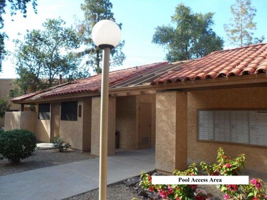 Mailbox area/Pool Access