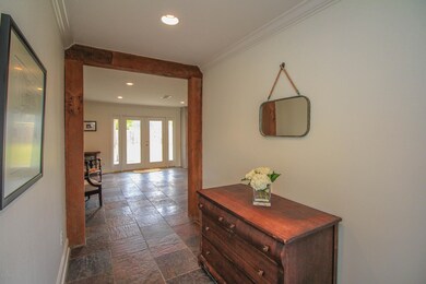 1017 Kim Dr Entry 1