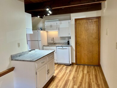 84 Wharf St unit B, Salem, MA 01970 - photo 5