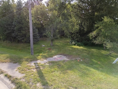 3317 Isabella St, Midland, MI 48640 - photo 2