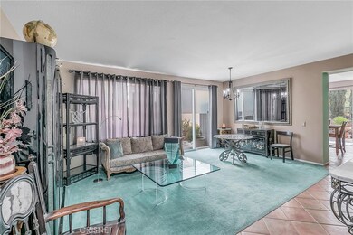 Great sized living room dining room combo