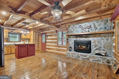 007_72_Honeysuckle_Way